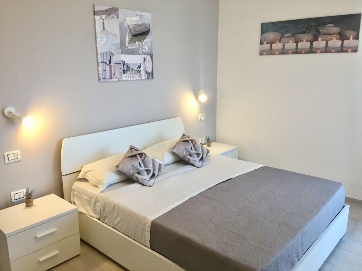 Le Domus Modern Apartments Cagliari Su Forti Exterior photo