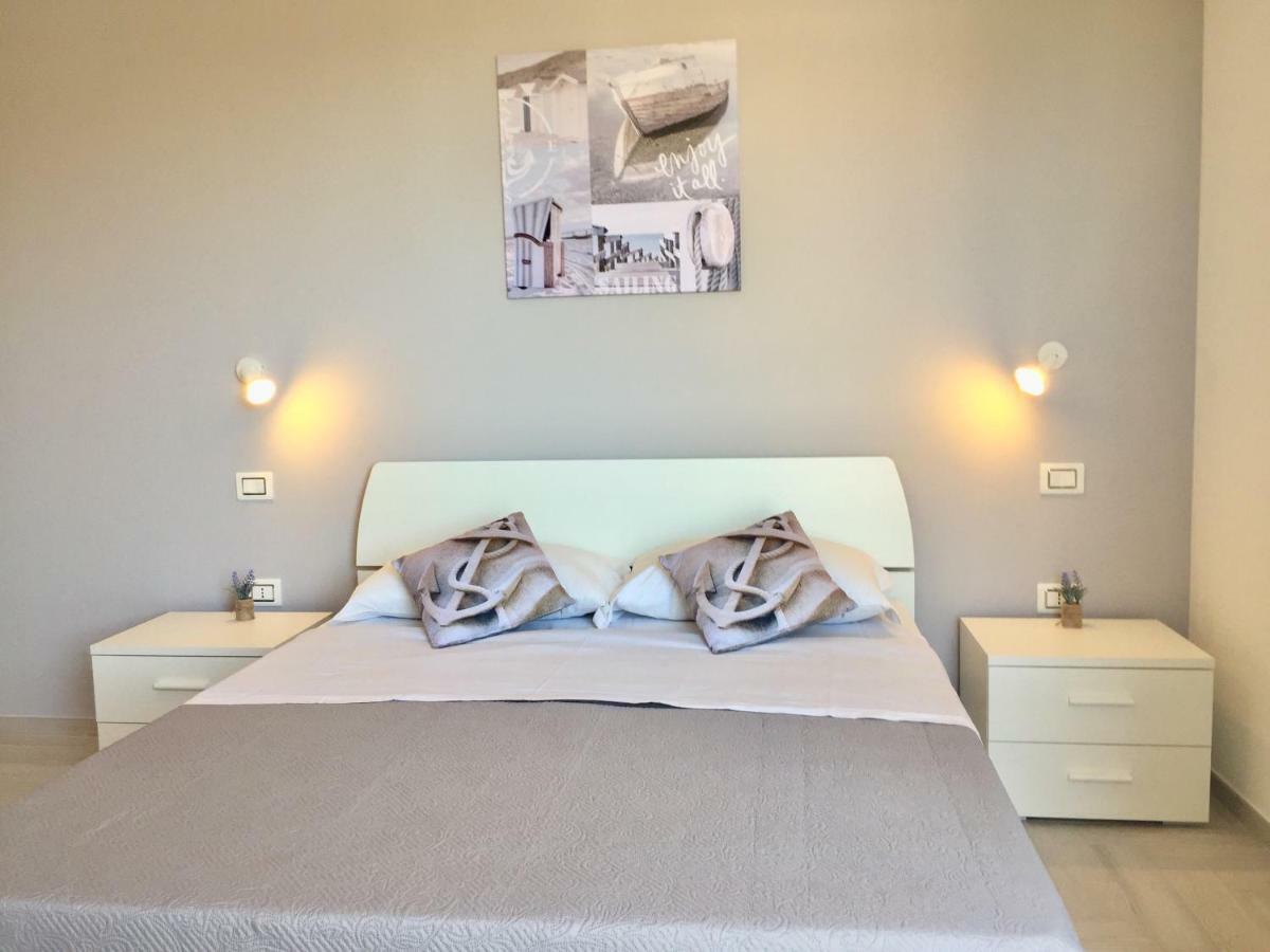 Le Domus Modern Apartments Cagliari Su Forti Exterior photo