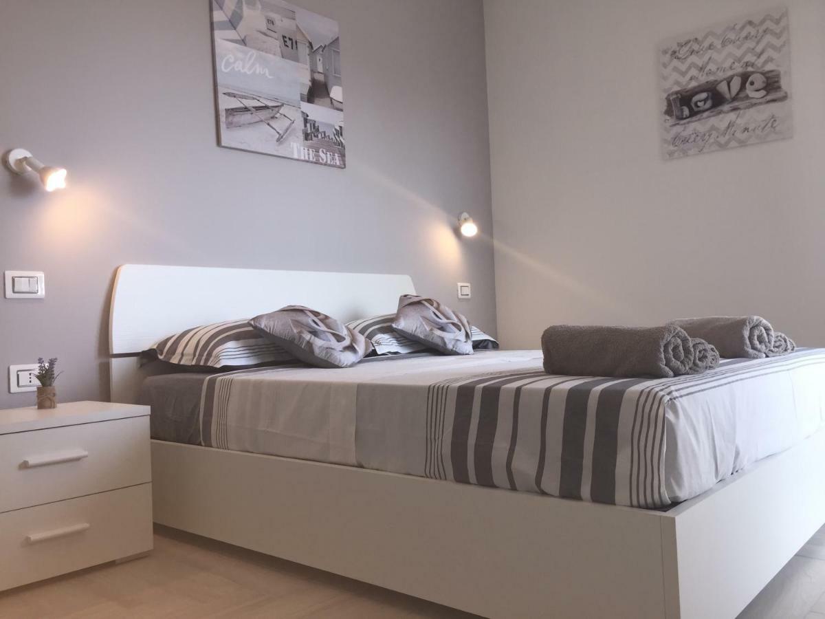 Le Domus Modern Apartments Cagliari Su Forti Exterior photo