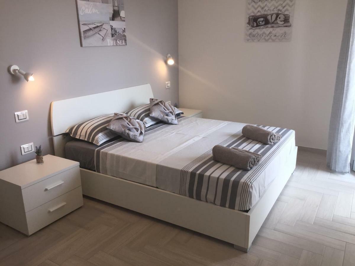 Le Domus Modern Apartments Cagliari Su Forti Exterior photo